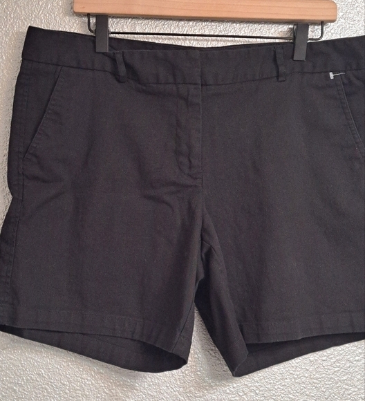 Counterparts Women's Black Shorts  Size 14 - Picture 1 of 3